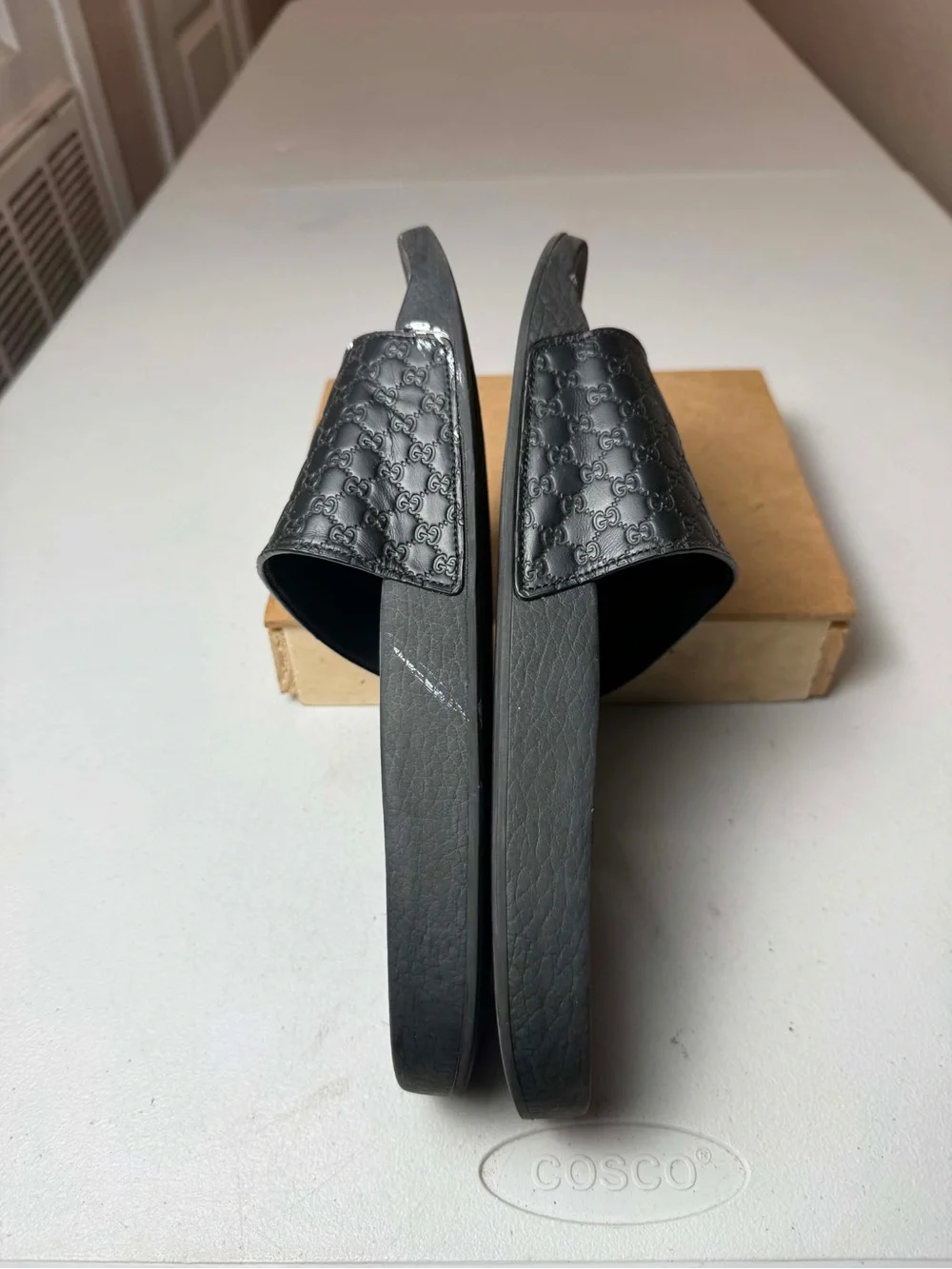 GUCCI Microguccissima Benassi Shower Sandals Black Sz 9